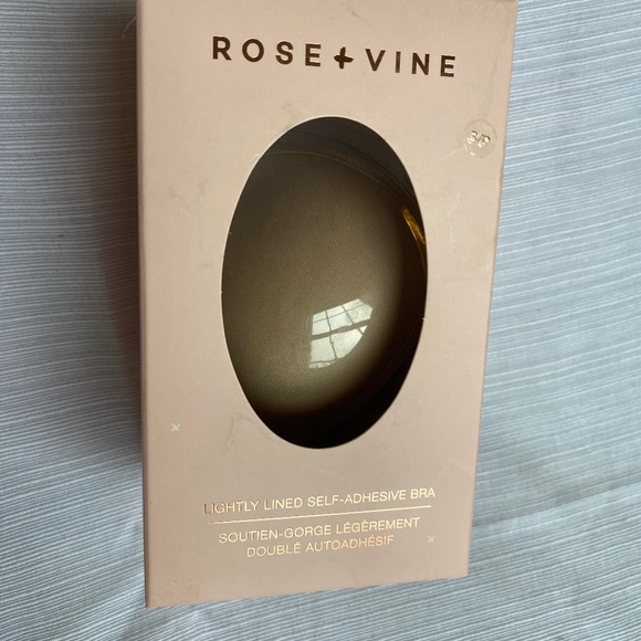 Self adhesive bra new in box size small - Picture 1 of 3